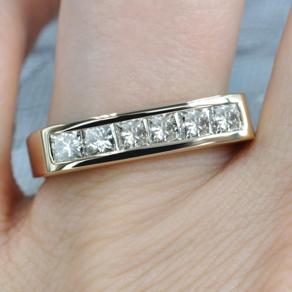 Premium 1.00 CT Princess Cut Diamond Mens Wedding Band in 14 KT Yellow Gold