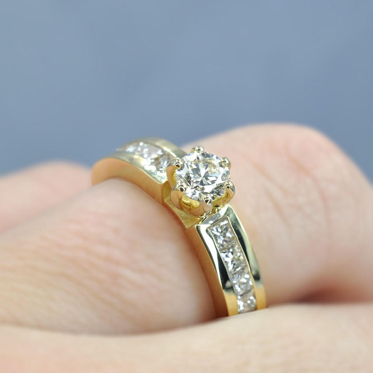 Premium 1.35CT Round and Princess Cut Diamond Engagement Ring in 14kt Yellow Gold - Primestyle.com