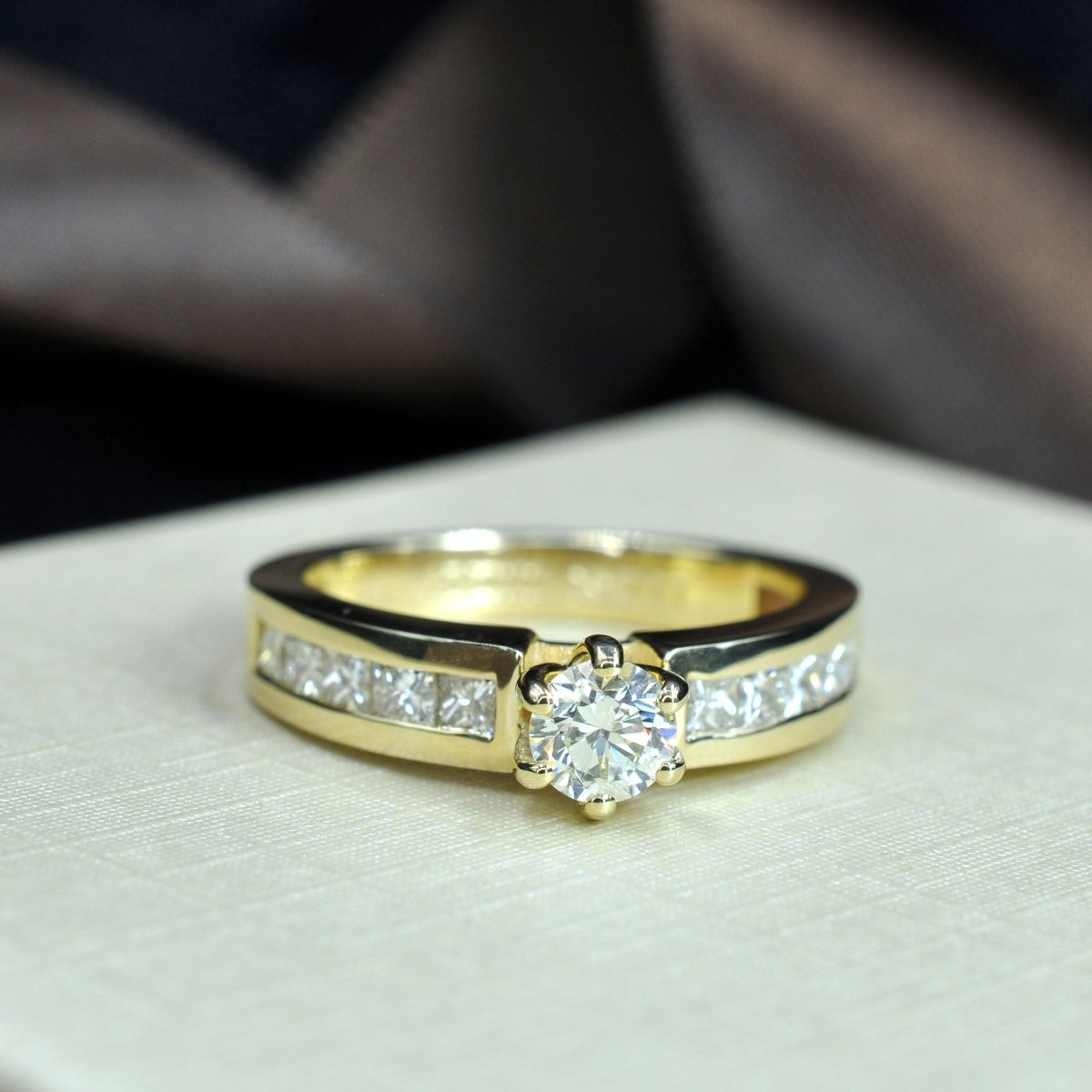 Premium 1.35CT Round and Princess Cut Diamond Engagement Ring in 14kt Yellow Gold - Primestyle.com