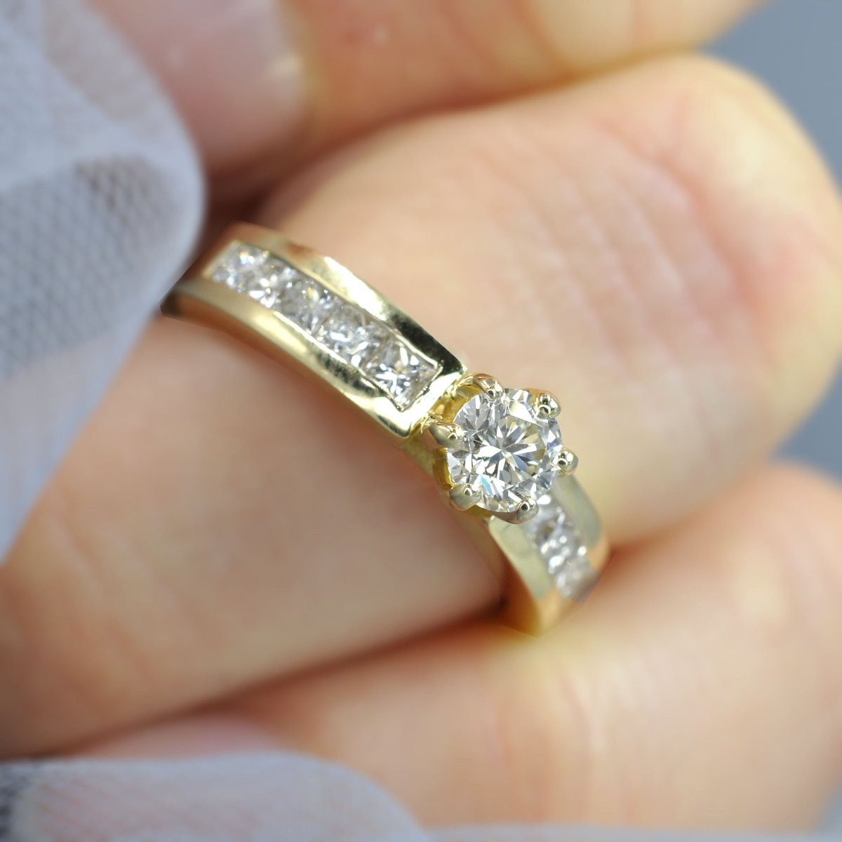 Premium 1.35CT Round and Princess Cut Diamond Engagement Ring in 14kt Yellow Gold - Primestyle.com