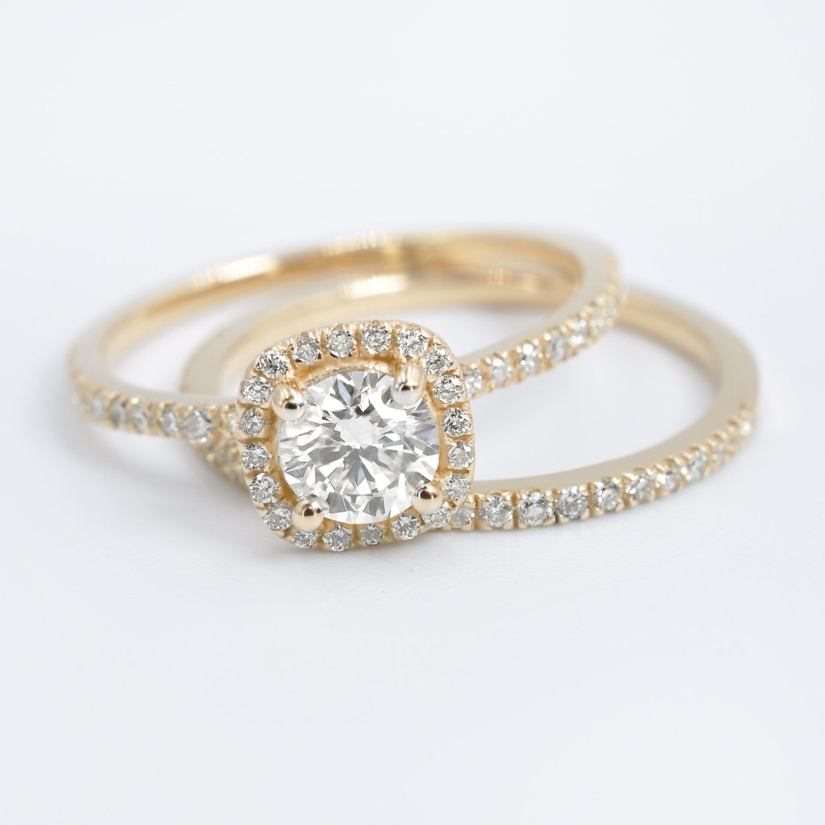 Quality 0.95CT Round Cut Diamond Bridal Set in 14kt Yellow Gold