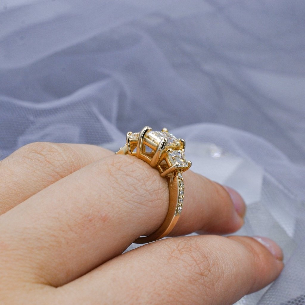 Rare 2.65 CT Emerald and Round Cut Diamond Engagement Ring in 14KT Yellow Gold - Primestyle.com