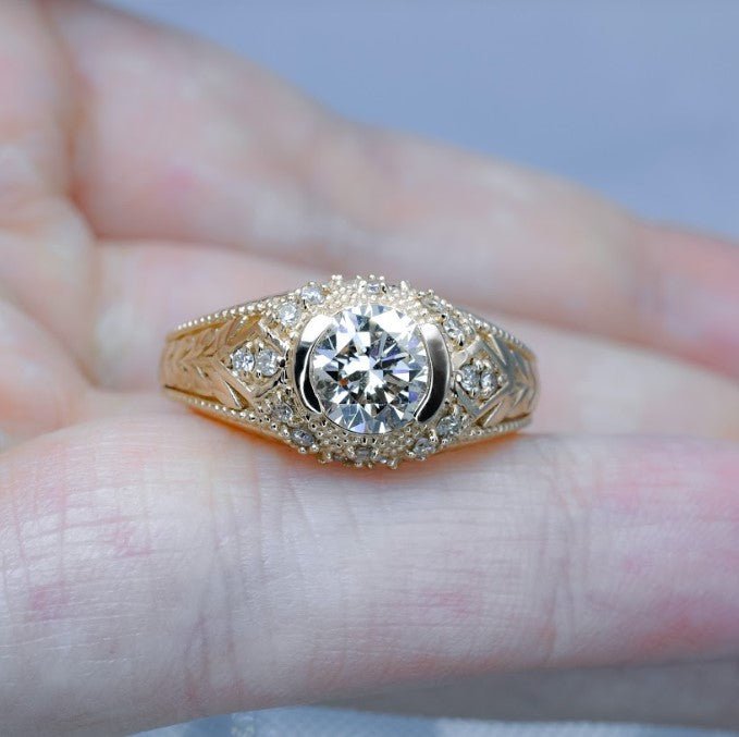 Selected 1.25 CT Round Cut Diamond Engagement Ring in 14 KT Yellow Gold - Primestyle.com