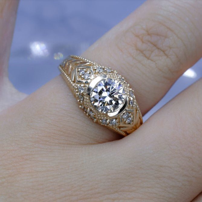 Selected 1.25 CT Round Cut Diamond Engagement Ring in 14 KT Yellow Gold - Primestyle.com