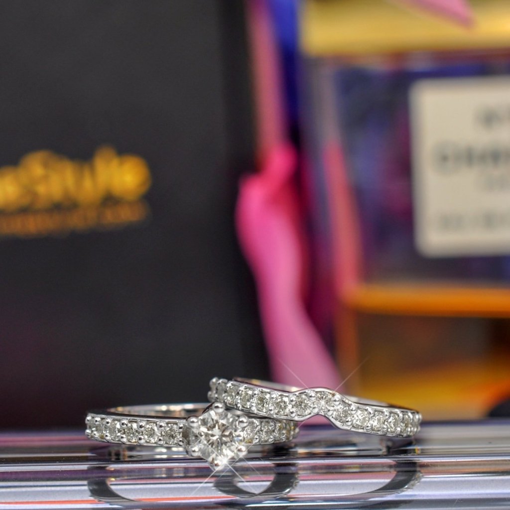 Special 0.95 CT Round Cut Diamond Bridal Set in 14 KT White Gold