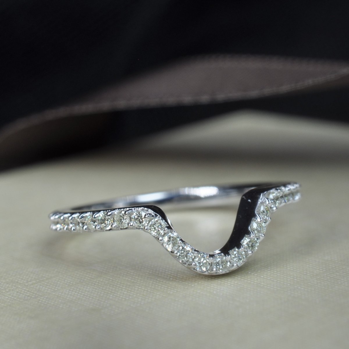 Unique 0.35 CT Round Cut Diamond Wedding Ring in 14 KT White Gold - Primestyle.com