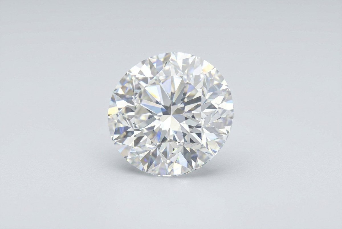 A loose round brilliant-cut diamond