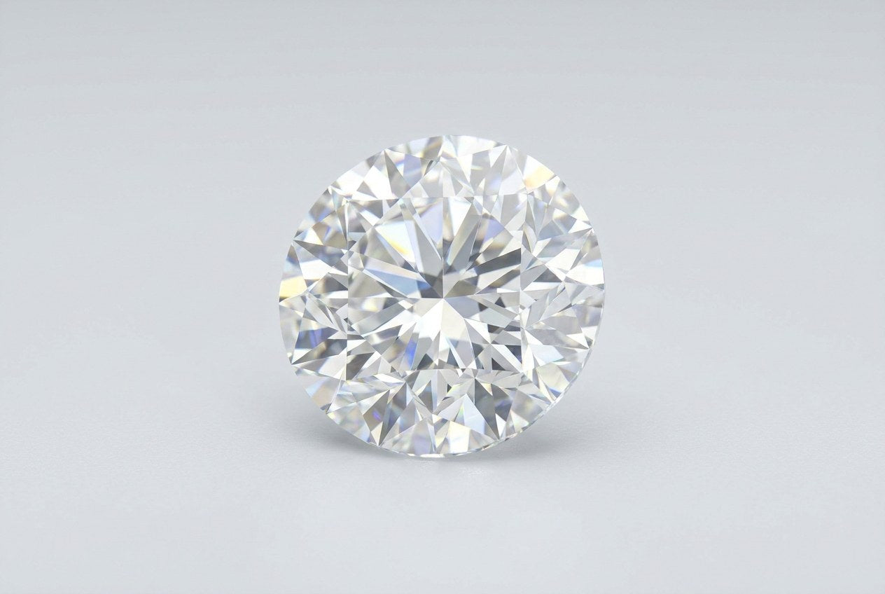 A loose round brilliant-cut diamond