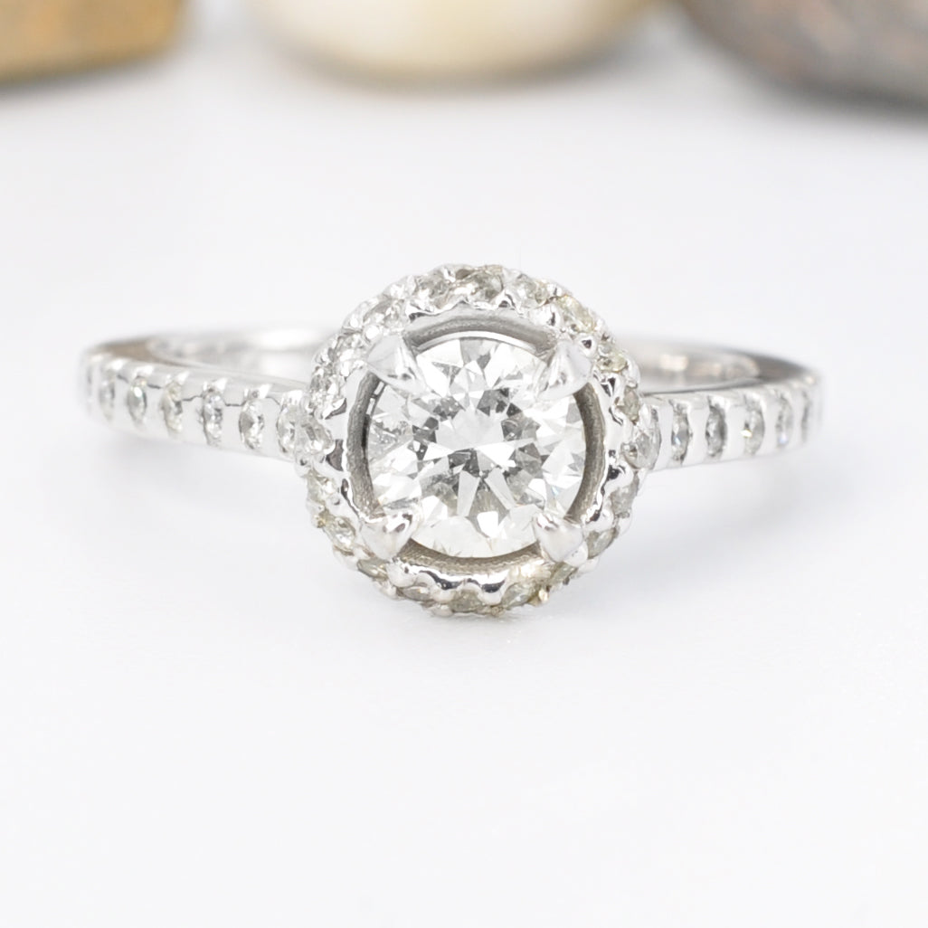 Luxurious 0.85 CT Round Cut Diamonds - Engagement Ring in 14KT White Gold