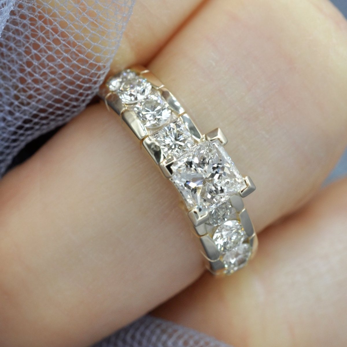 1.40-2.55 CT Round &amp; Princess Cut Diamonds - Engagement Ring - Primestyle.com