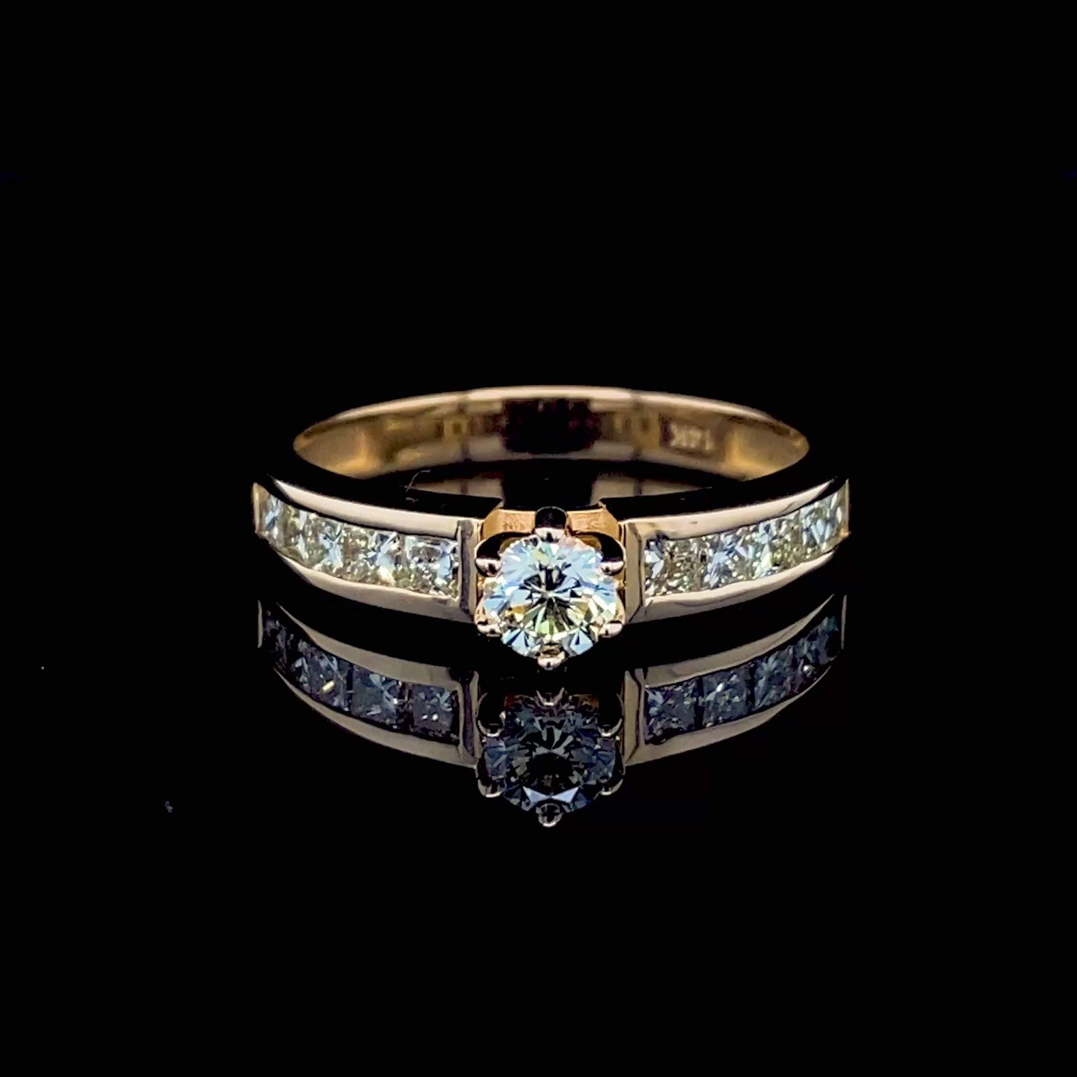 Premium 1.35CT Round and Princess Cut Diamond Engagement Ring in 14kt Yellow Gold