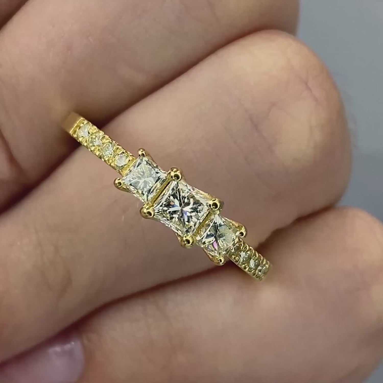 Fashionable 1.10 CT Princess and Round Cut Diamond Three Stone Ring in 18 KT Yellow Gold