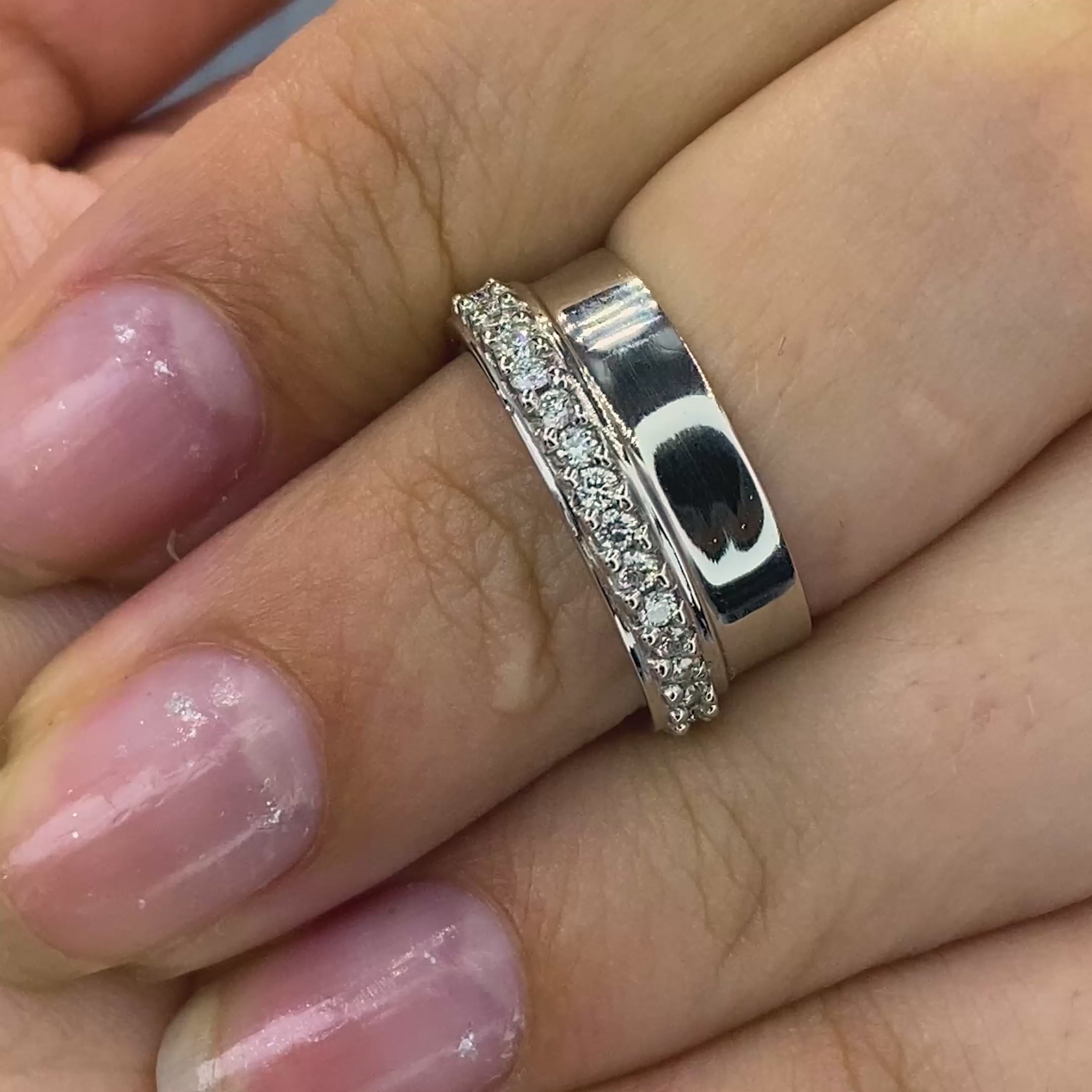 Exclusive 0.75 CT Round Cut Diamond Wedding Ring in Platinum
