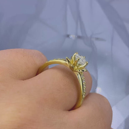 Special 0.80CT Princess and Round Cut Diamond Engagement Ring in 18kt Yellow Gold