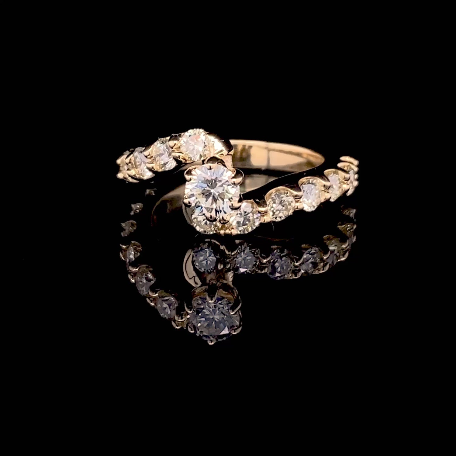 Luxurious 1.65CT Round Cut Diamond Engagement Ring in 18KT Yellow Gold