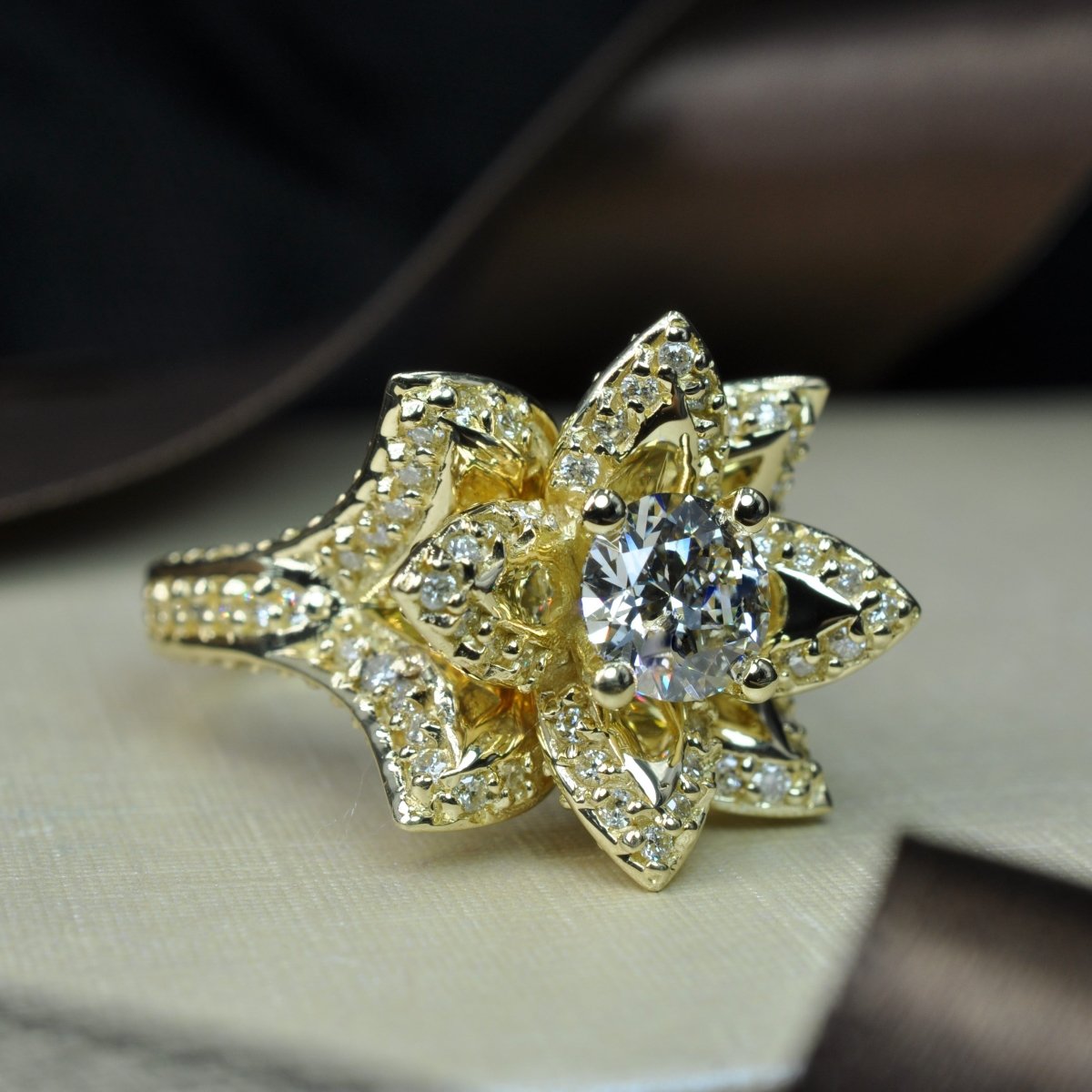 Certified 2.22 CT Round Cut Diamond Engagement Ring in 14 KT Yellow Gold - Primestyle.com