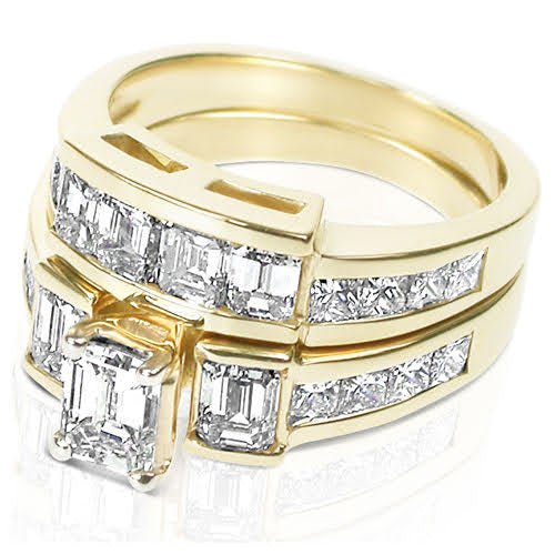 Certified 3.90CT Emerald and Princess Cut Diamond Bridal Set in 14KT Yellow Gold - Primestyle.com