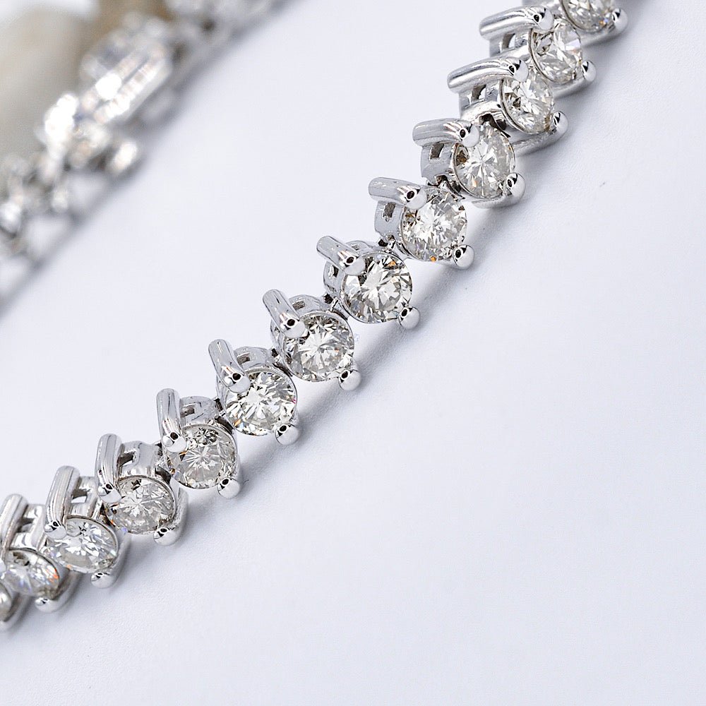 5.22cttw diamond tennis bracelet. G VS diamonds set in 14kt white gold 3  prong setting. | Tennis bracelet diamond, Diamond bangle, Diamond