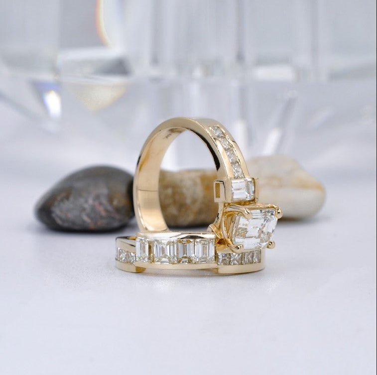 Elegant 4.20CT Emerald and Princess Cut Diamond Bridal Set in 14KT Yellow Gold - Primestyle.com