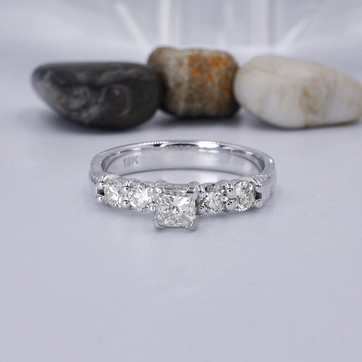 Exquisite 1.00 CT Princess and Round Cut Diamond Engagement Ring in 18KT White Gold PSRI1329 - Primestyle.com