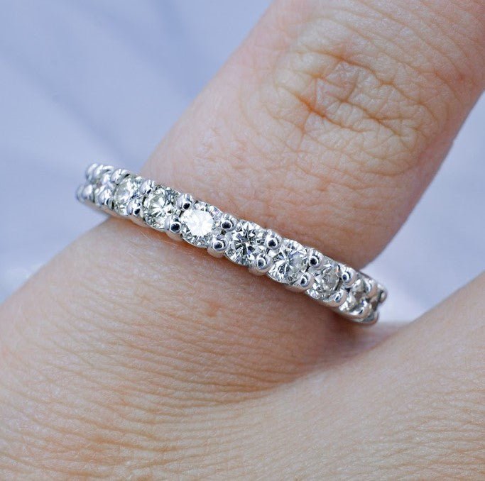 Quality 2.50CT Round Cut Diamond Eternity Ring in 18kt White Gold - Primestyle.com
