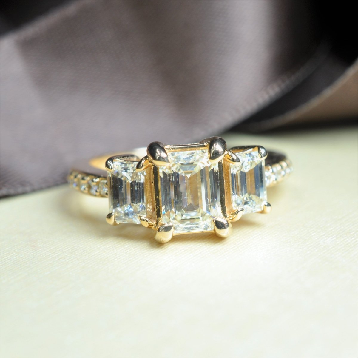 Rare 2.65 CT Emerald and Round Cut Diamond Engagement Ring in 14KT Yellow Gold - Primestyle.com