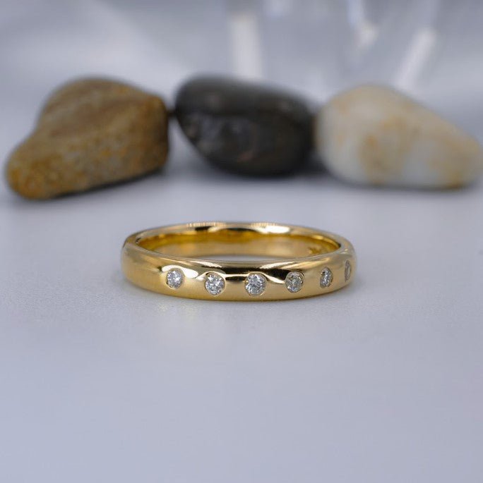 Special 0.10CT Round Cut Diamond Wedding Band in 14KT Yellow Gold - Primestyle.com