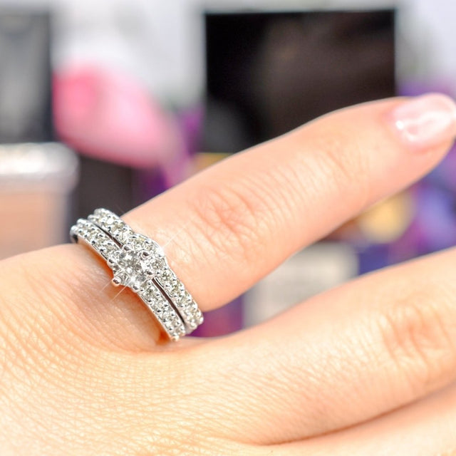 Special 0.95 CT Round Cut Diamond Bridal Set in 14 KT White Gold