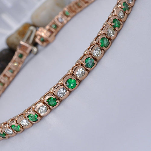 Special 6.00 CT Round Cut Diamond and Green Emerald Tennis Bracelet in 14KT Rose Gold - Primestyle.com