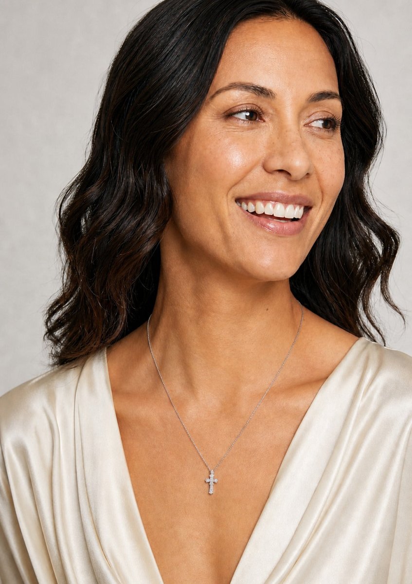A woman wearing a platinum diamond pendant